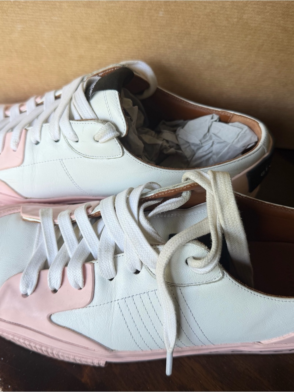 Givenchy White Leather Sneakers with Pale Pink Accents